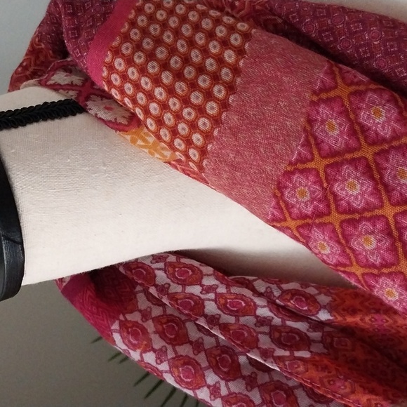 Infinity scarf - Picture 3 of 3